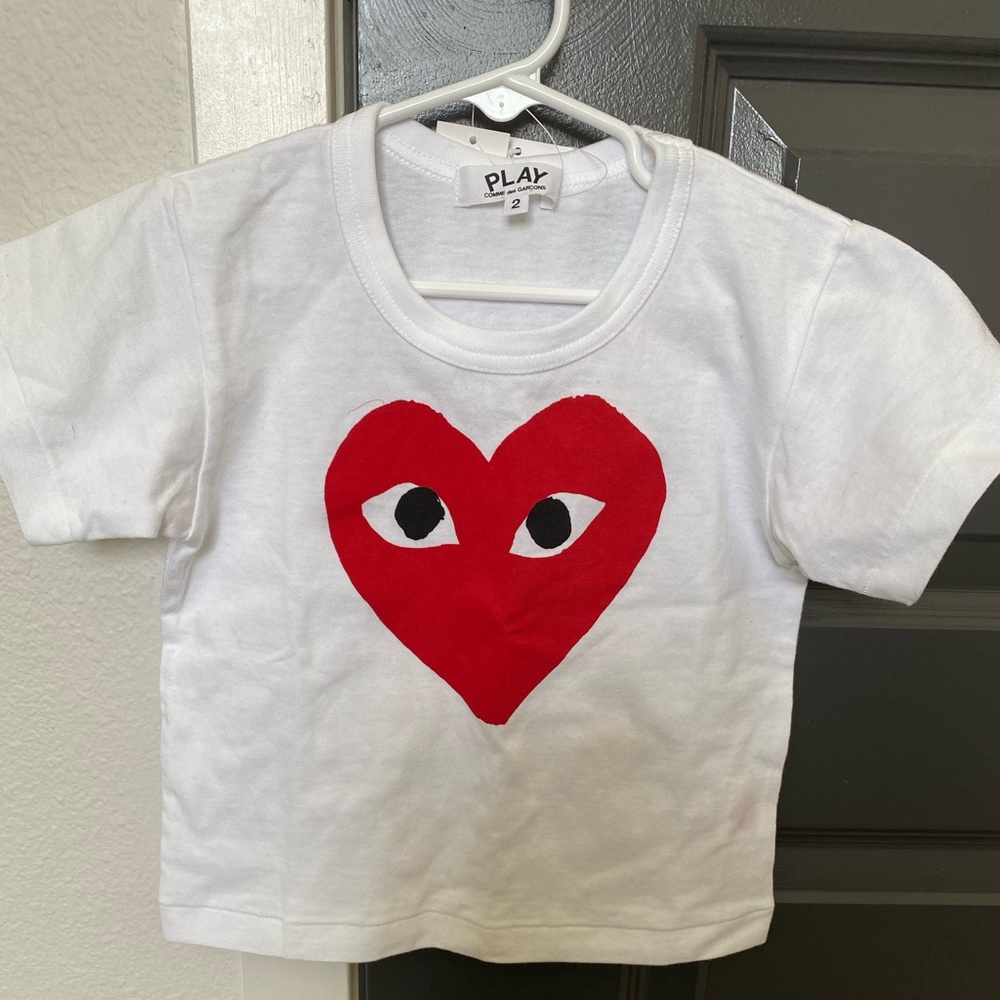 Comme des Garçons Play White & Red Logo 2T